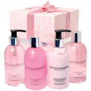 BAYLIS &amp; HARDING Wild Rose &amp; Raspberry Leaf Body Lotion