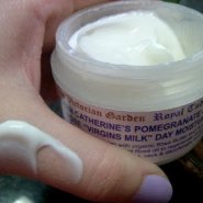 Queen Catherine&#039;s pomegranate &amp; double rose &#039;virgin&#039;s milk&quot; day moisturiser for Normal/Dry Skin