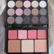 NYX Butt Naked Eye Palette