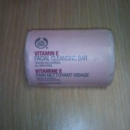 The Body Shop Vitamin E Facial Cleansing Bar