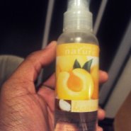 Avon Hint of Nature Apricot and Shea Spritz