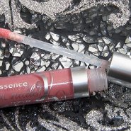 Essence XXXL shine lipgloss in forever rose