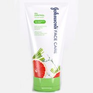 Johnson&#039;s® Oil Control Facial Wash