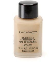 MAC Studio Finish Foundation