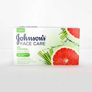 Johnson&#039;s® Oil Control Cleansing Bar