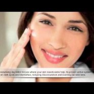 POND&#039;S Fawless Radiance Range