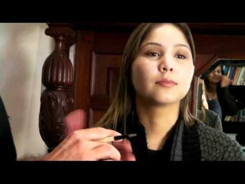 Eduardo Ferreira from Bobbi Brown Step 2.1 applying concealer