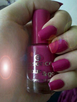 Read more about the article Essence colour & go in ultimate pink