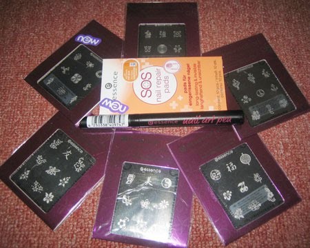 Read more about the article Essence nail art stampy plate