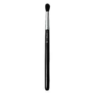 Read more about the article MAC 224 Tapered Blending Brush