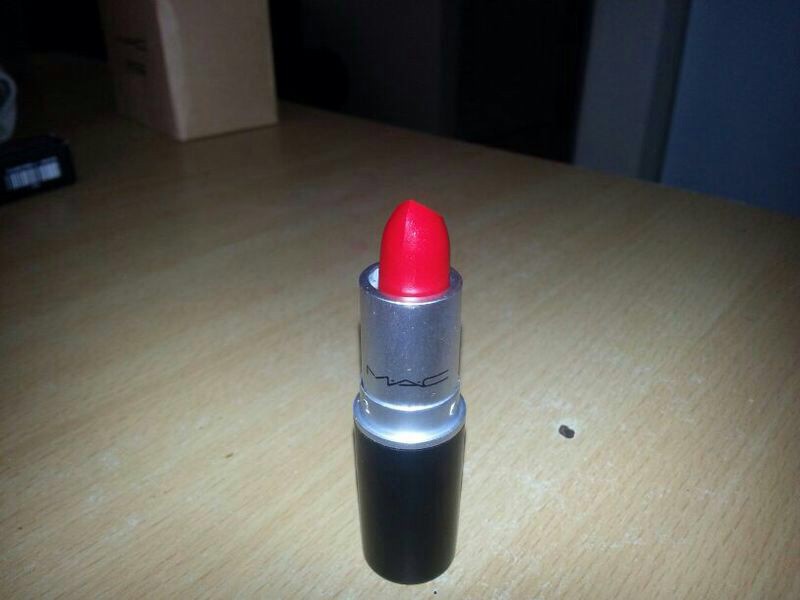 Read more about the article MAC Lipstick In Red
